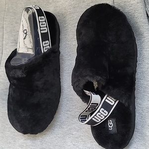 NWT Girls Ugg K Fluff Yeah Clog, Black, 6